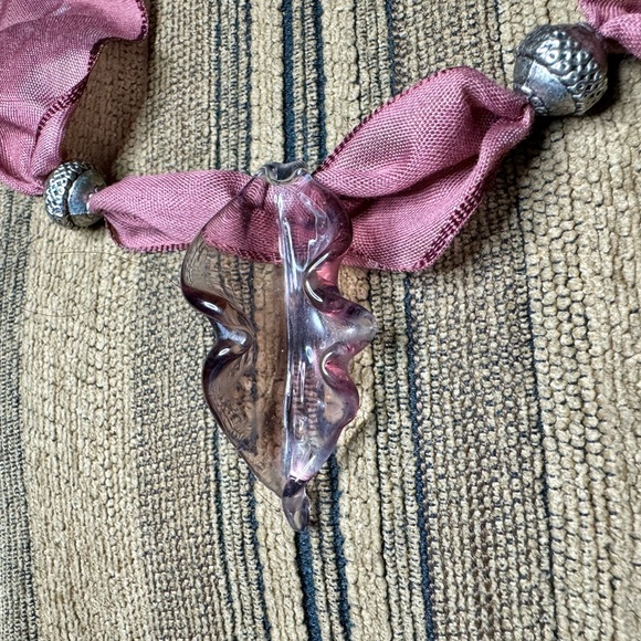Handcrafted Artisan created leaf pendant. - Picture 1 of 16